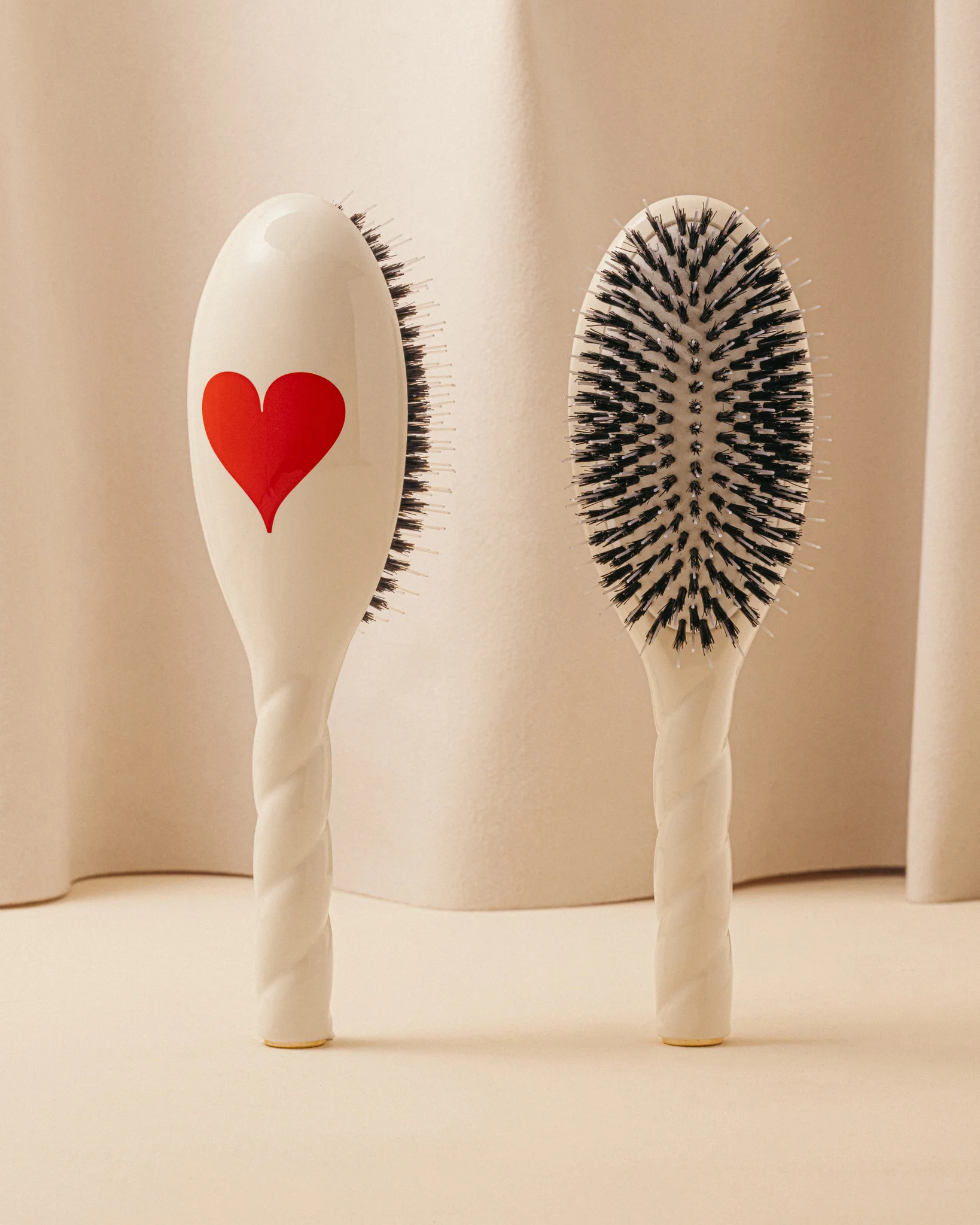 Duo : La Bonne Brosse et sa Pochette Édition Limitée Reine de Cœur - Image 3