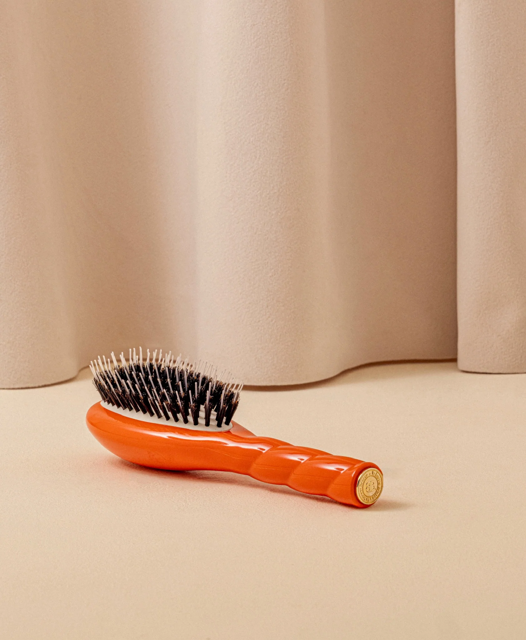 Édition Limitée N.02 La Petite Brosse Démêlante & Soin l'Indispensable Orange Seventies - Image 4