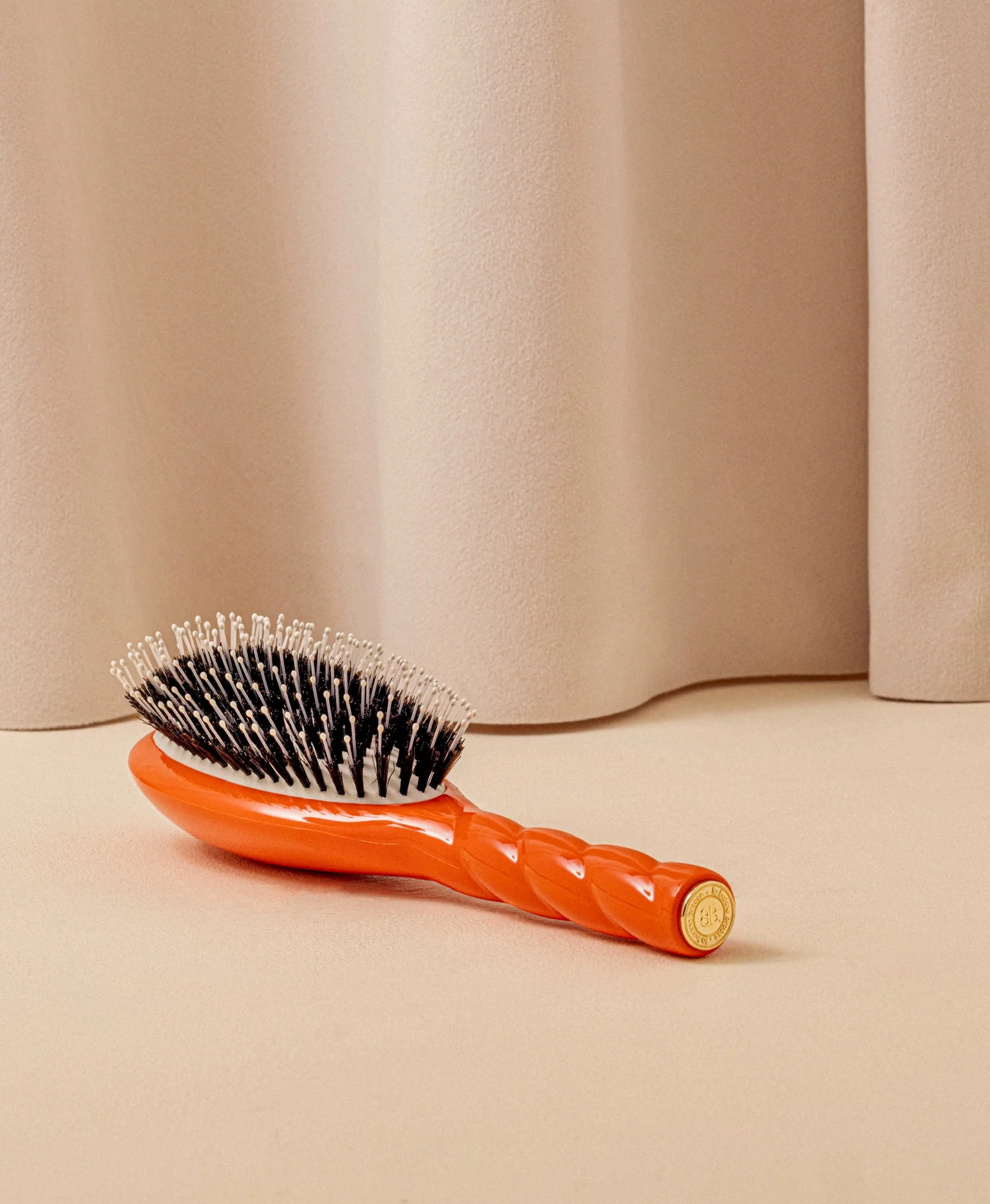 Édition Limitée N.03 La Brosse Cuir Chevelu Sensible l'Indispensable Douceur Orange Seventies - Image 4