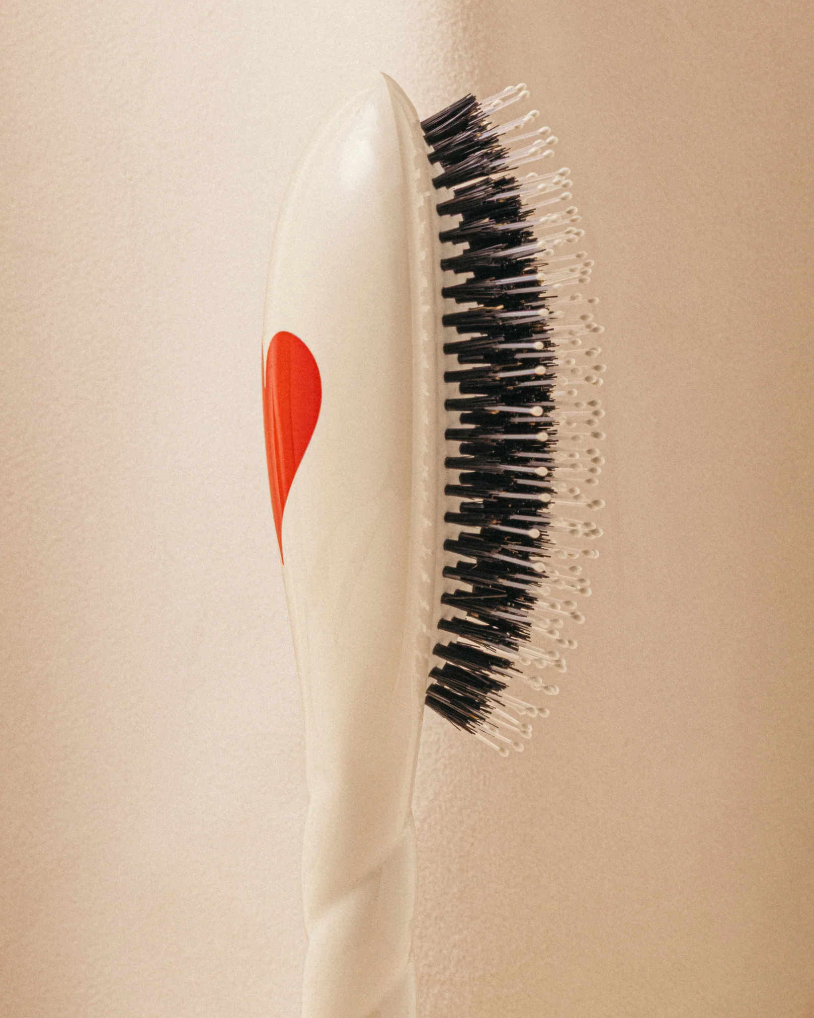 Édition Limitée Reine de Cœur N.03 La Brosse Cuir Chevelu Sensible l'Indispensable Douceur - Image 3