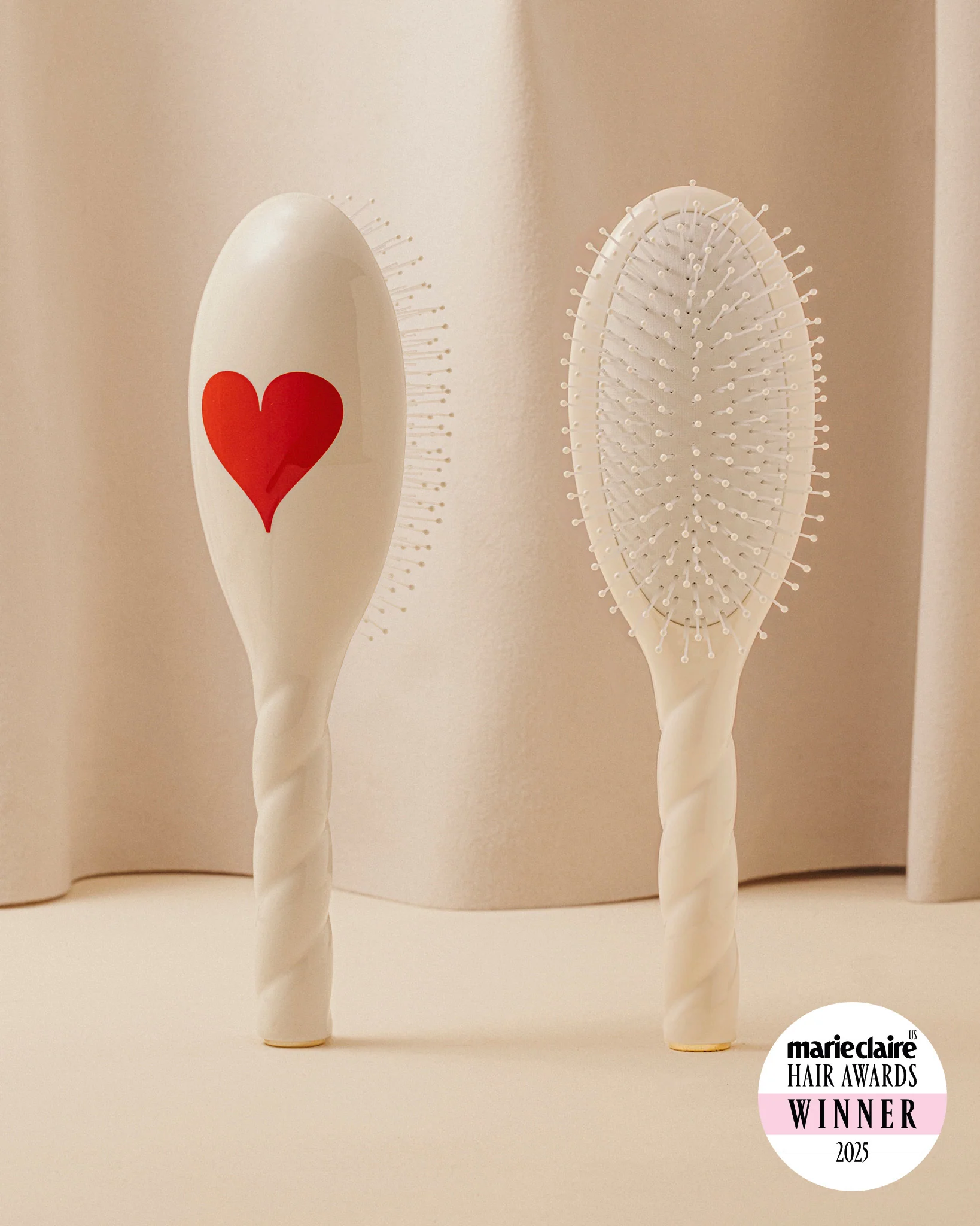 Édition Limitée Reine de Cœur N.04 La Brosse Démêlante & Massante La Miracle