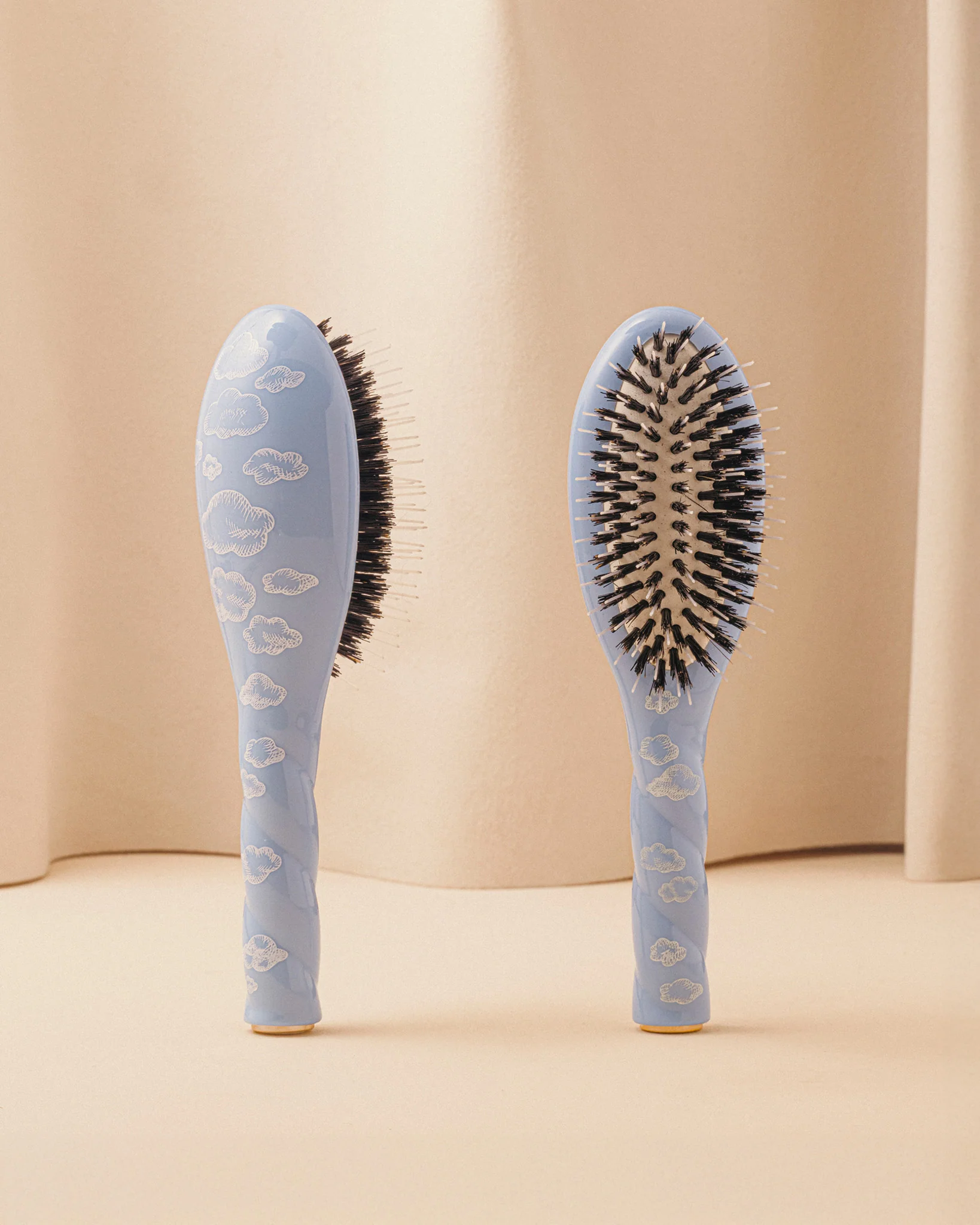 Édition Limitée Nuage N.02 La Petite Brosse Démêlante & Soin l'Indispensable