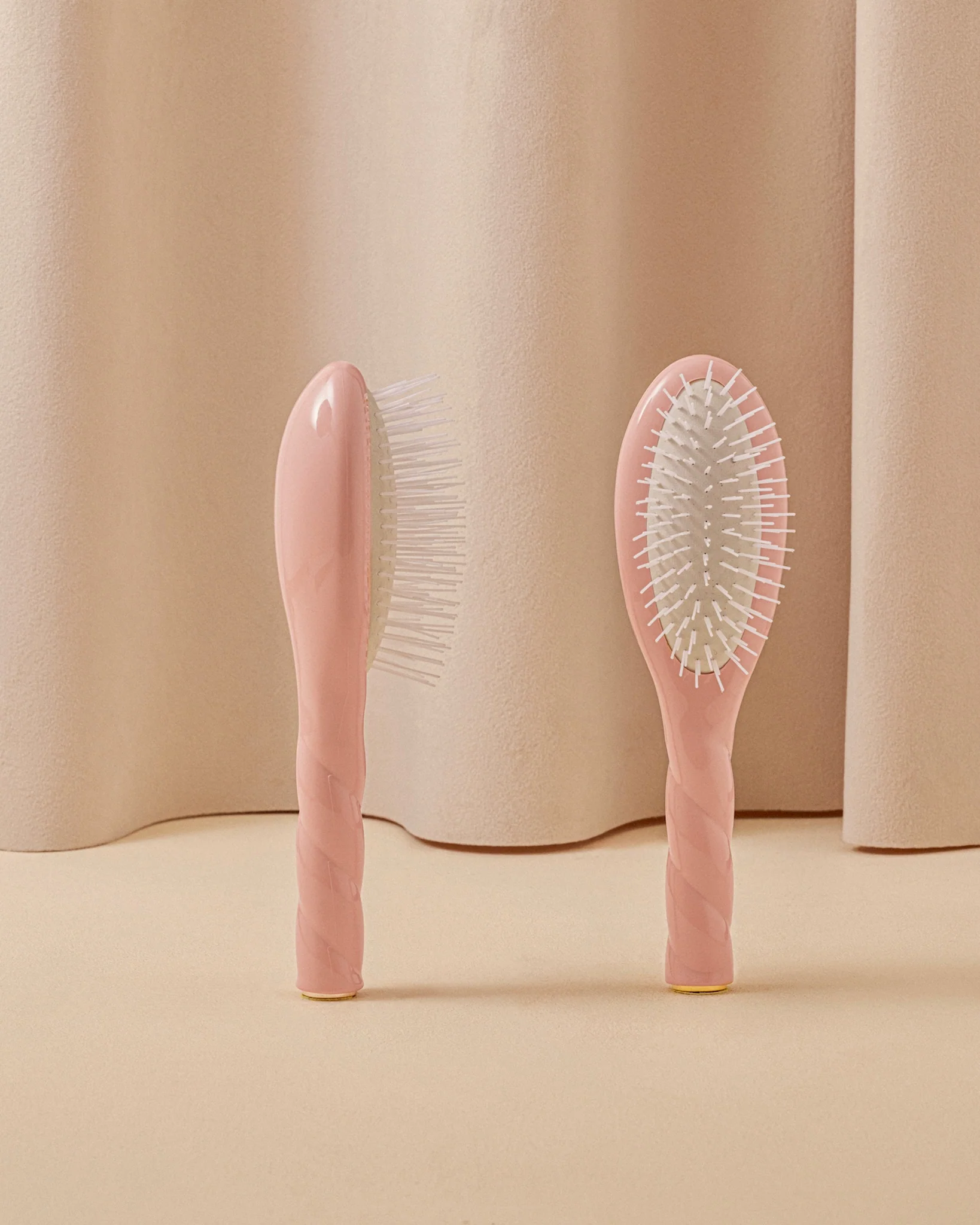 N.07 La Petite Brosse Démêlante & Stimulante L'Intense Rose Poudré