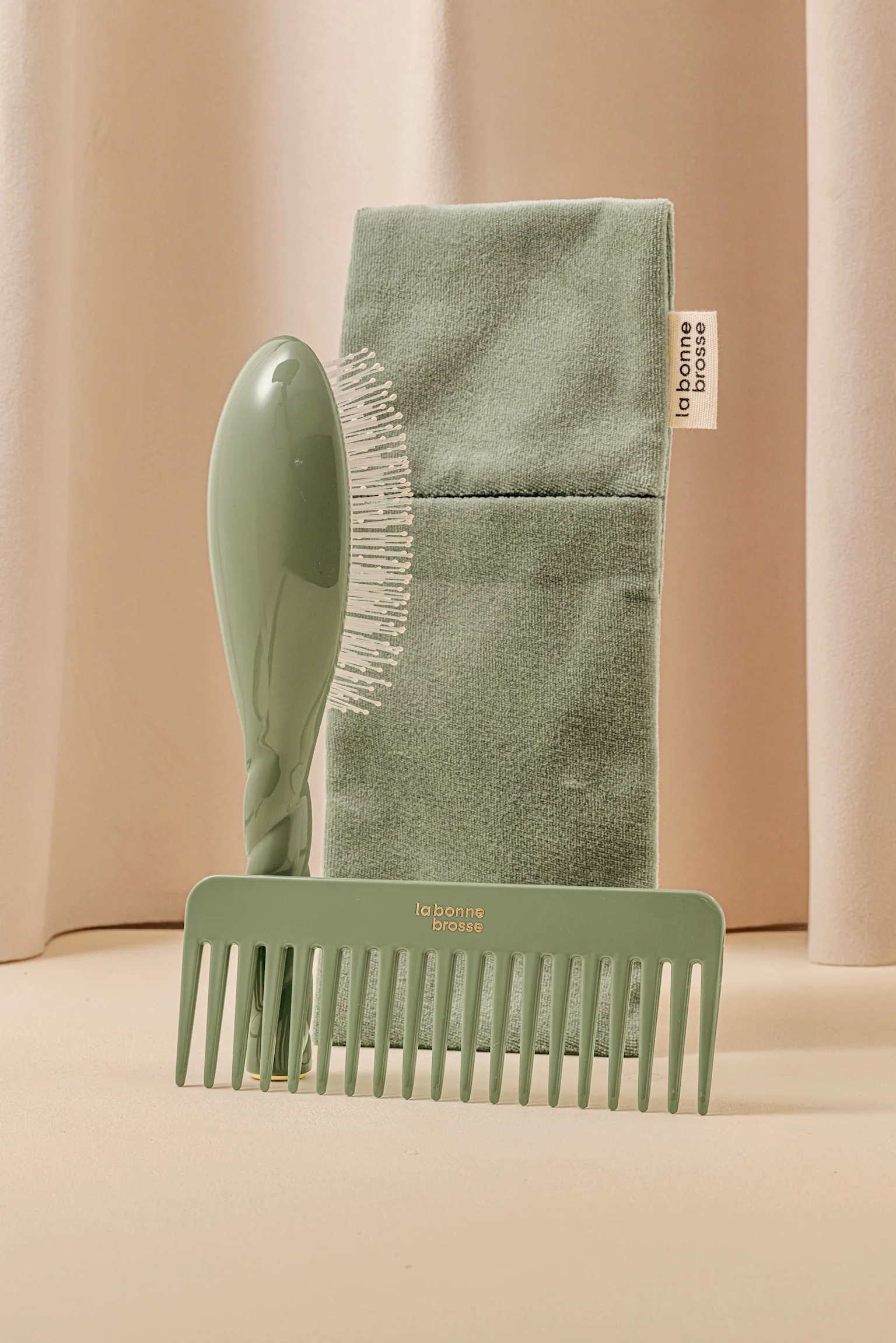 La Pochette "Grande Brosse" Vert Amande - Image 2