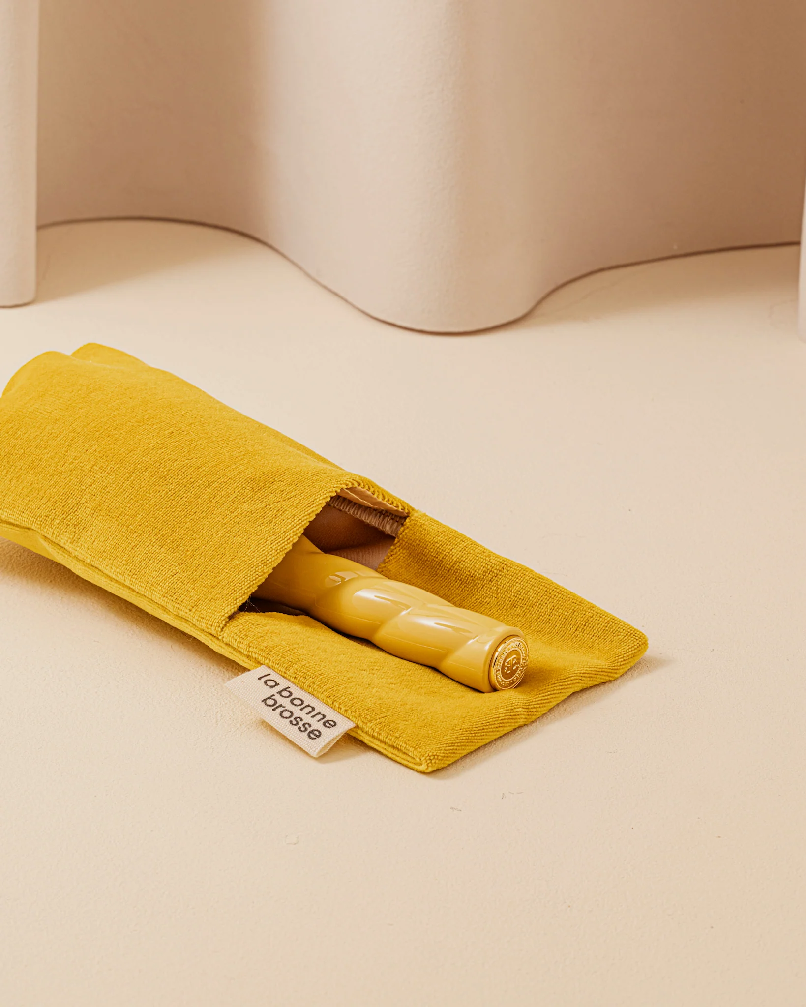 La Pochette "Petite Brosse" Jaune Safran - Image 3