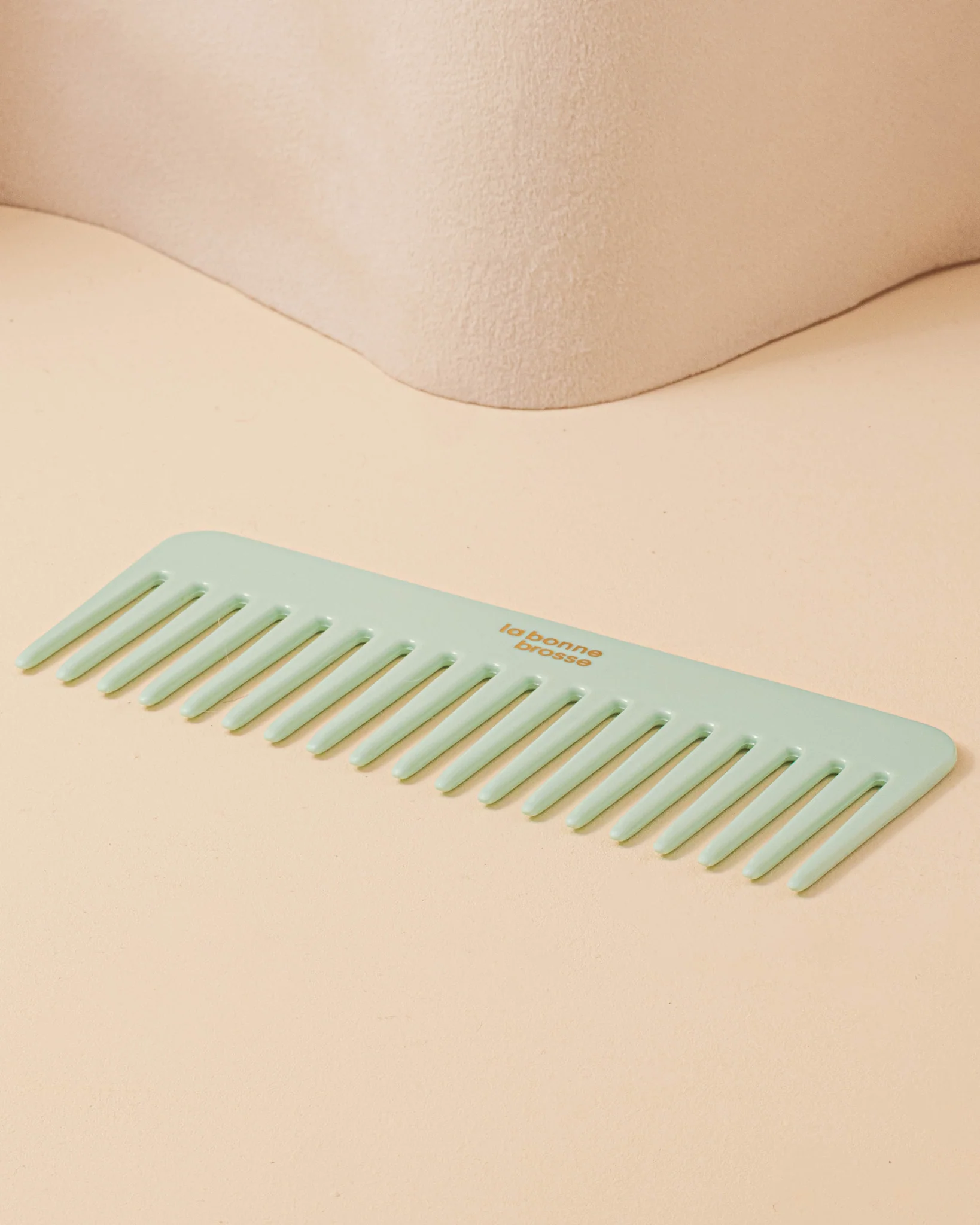 Le Peigne Large Démêlant en Acétate Bleu Lagon - Image 3