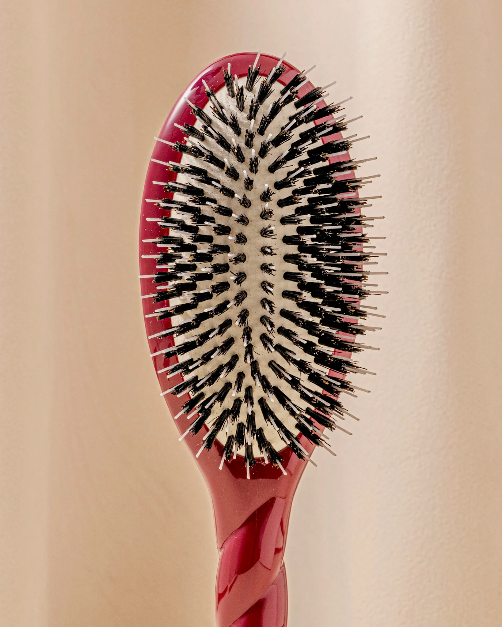 N.02 La Brosse Démêlante & Soin l'Indispensable Rouge Cerise - Image 4