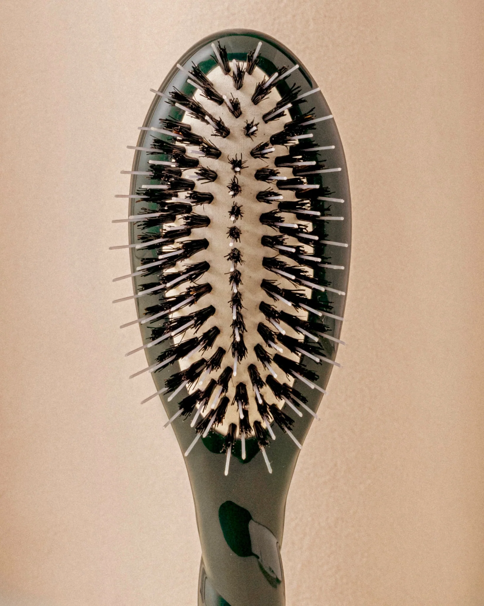 N.02 La Petite Brosse Démêlante & Soin l'Indispensable Vert Emeraude - Image 4