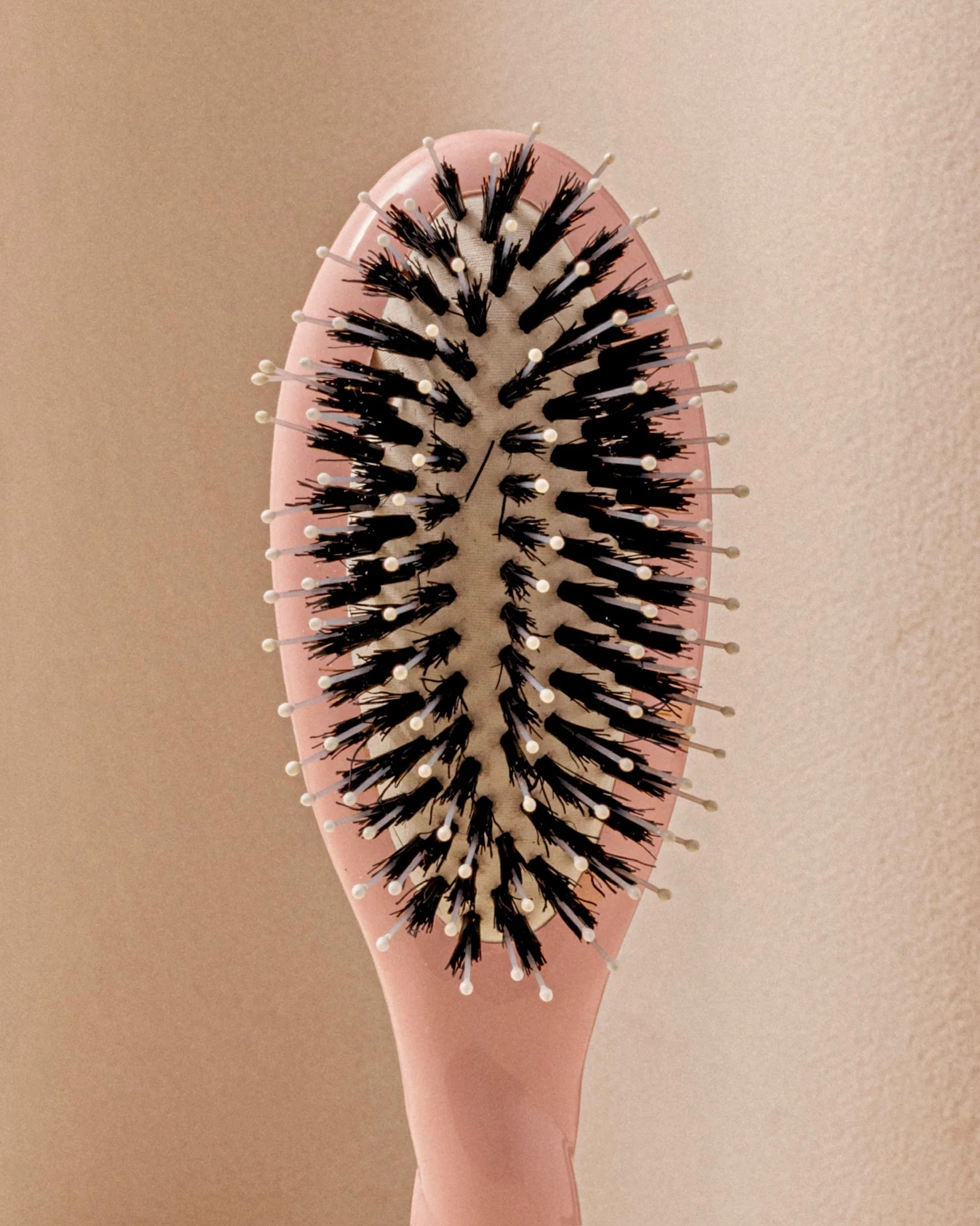 N.03 La Petite Brosse Cuir Chevelu Sensible l'Indispensable Douceur Rose Poudré - Image 4