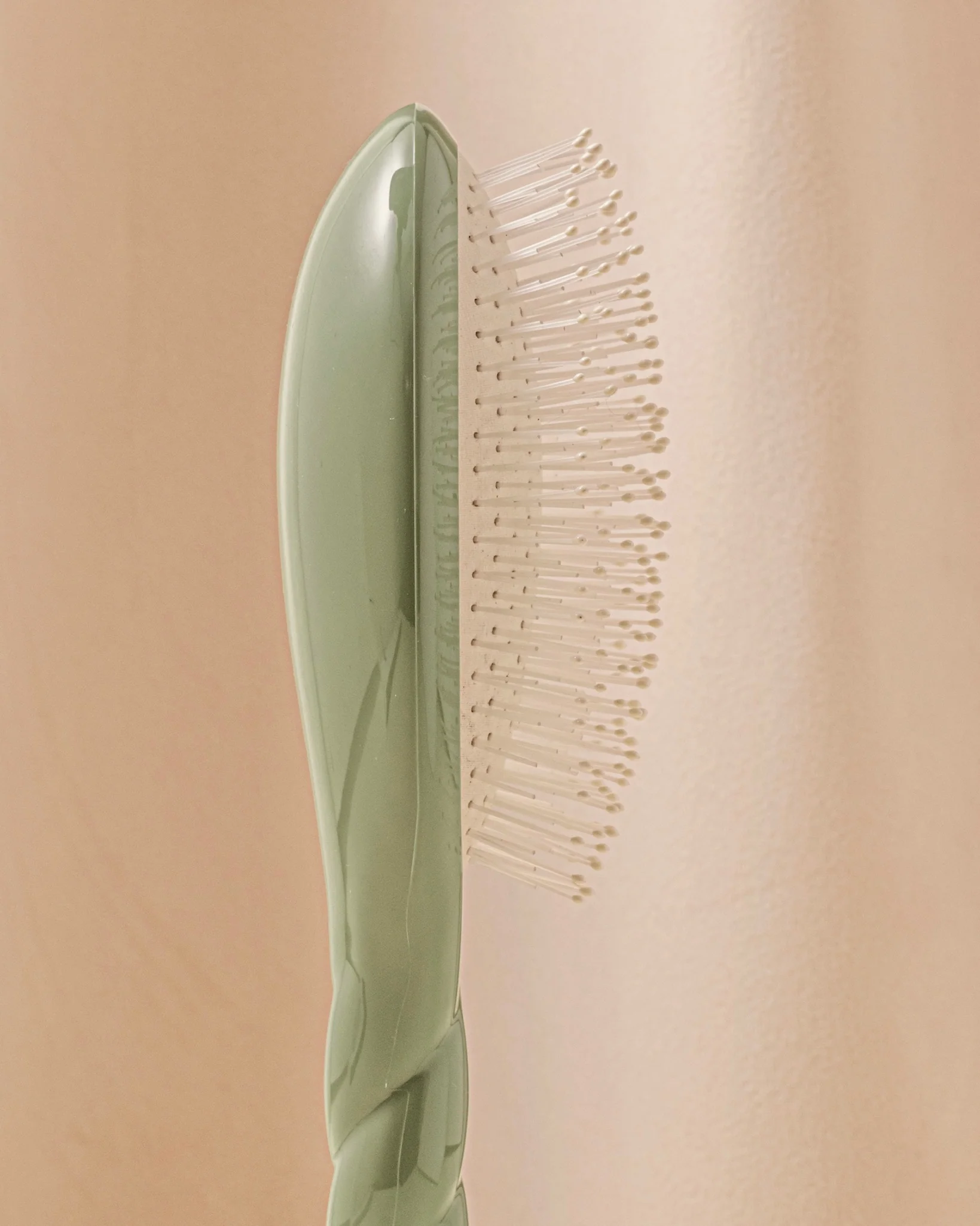 N.04 La Brosse Démêlante & Massante La Miracle Vert Amande - Image 3