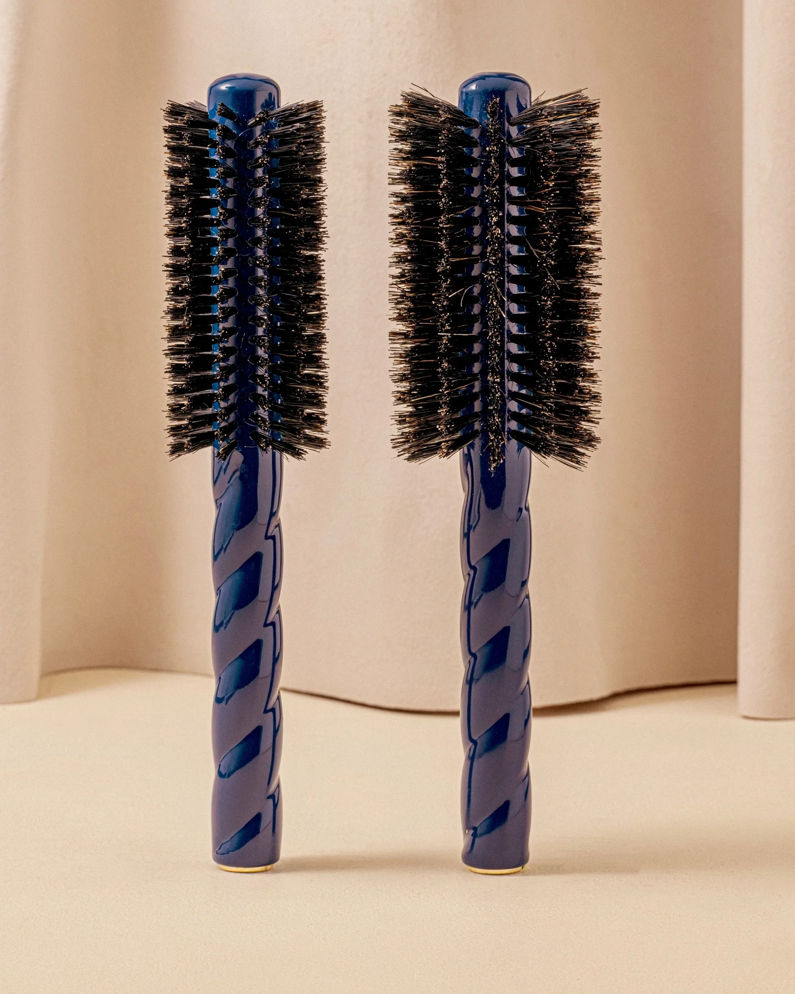 N.05 La Brosse Ronde Brushing Volume & Style Blanc Crème - Image 7