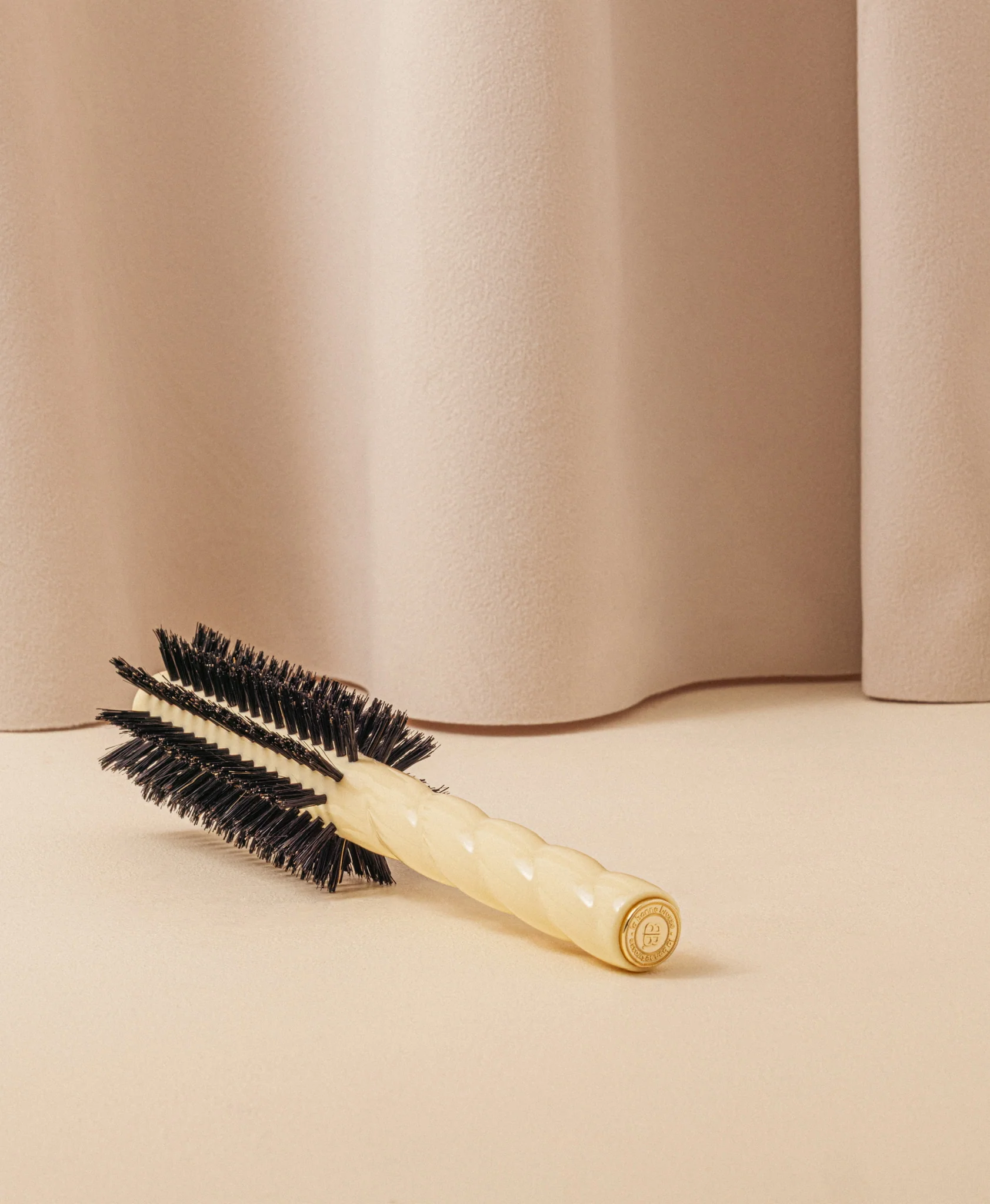 N.05 La Brosse Ronde Brushing Volume & Style Ivoire Cair - Image 4
