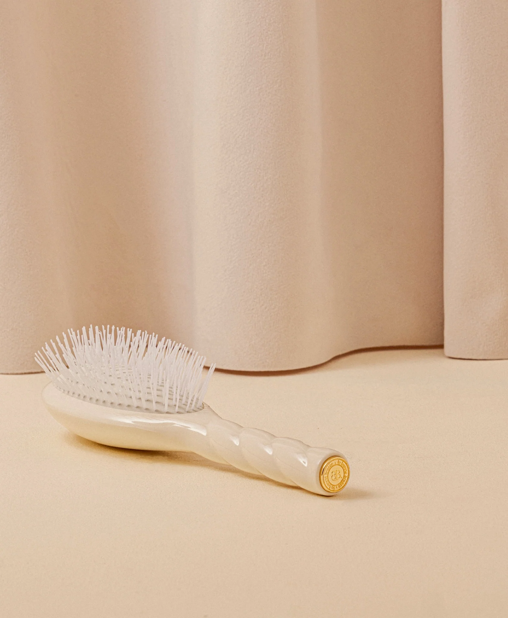 N.07 La Brosse Démêlante & Stimulante l'Intense Blanc Crème - Image 4
