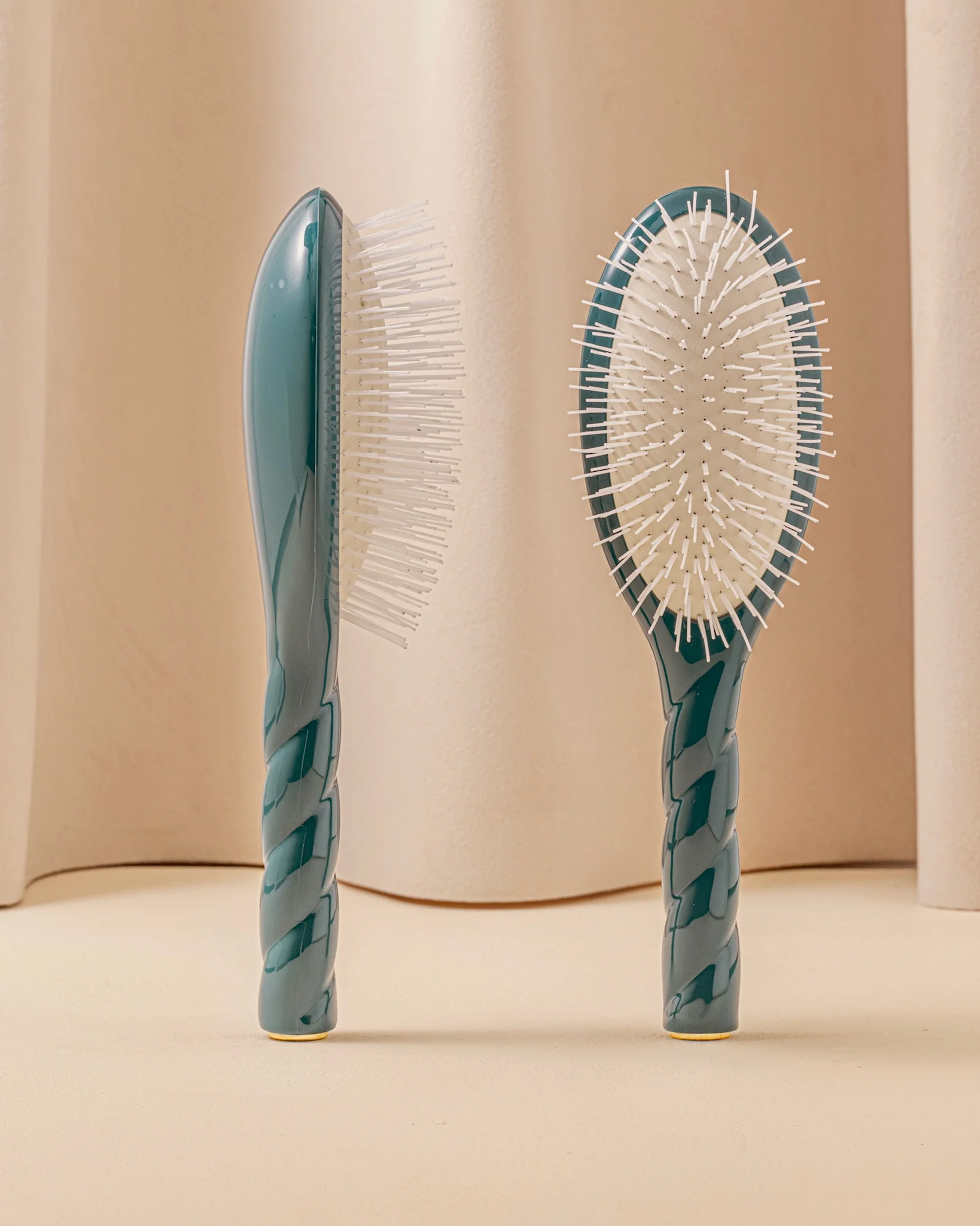 N.07 La Brosse Démêlante & Stimulante l'Intense Bleu Encre