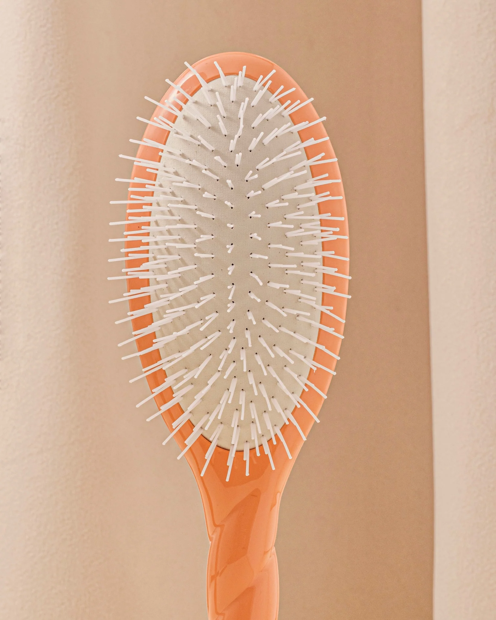 N.07 La Brosse Démêlante & Stimulante l'Intense Corail - Image 4