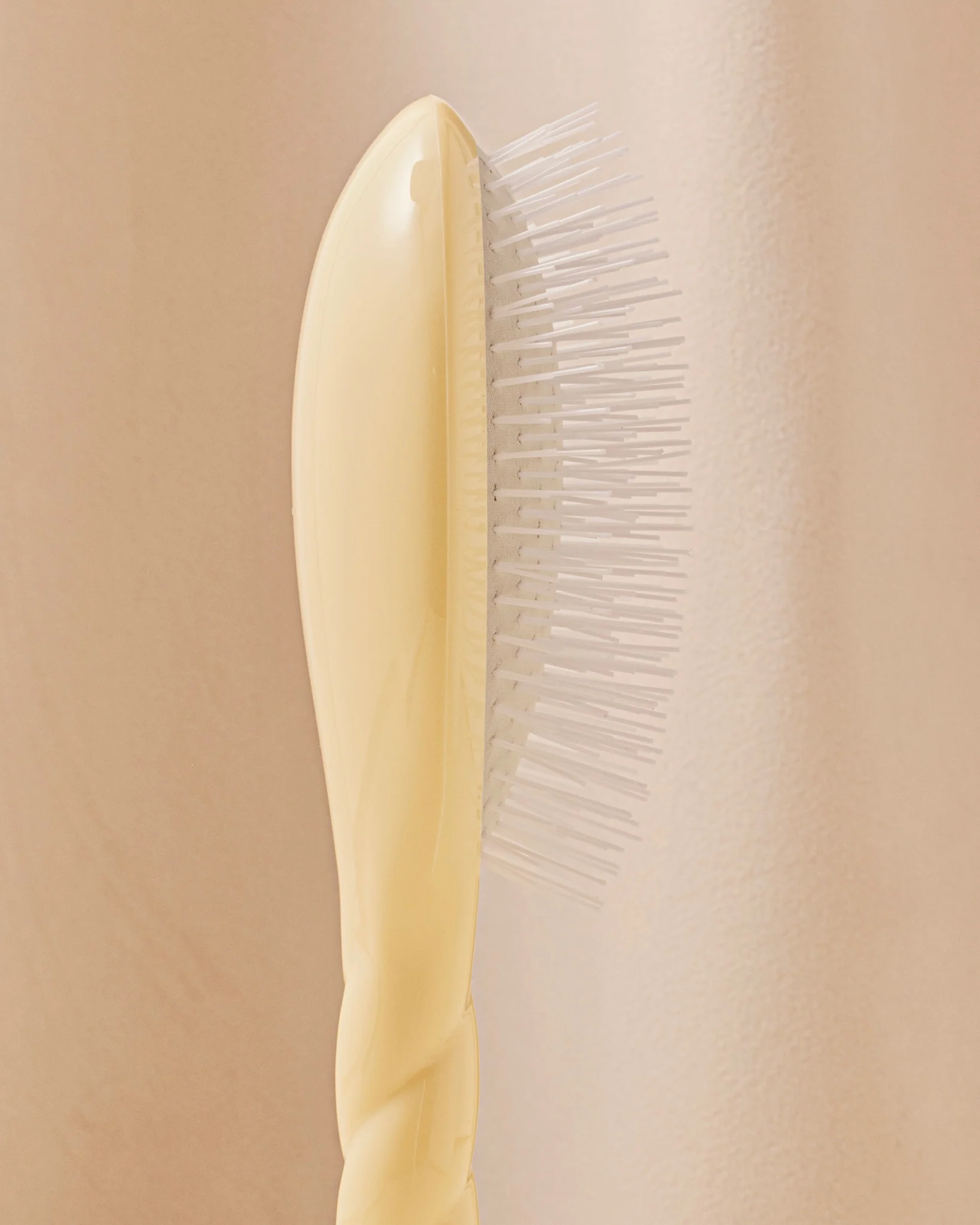 N.07 La Brosse Démêlante & Stimulante l'Intense Ivoire Cair - Image 3