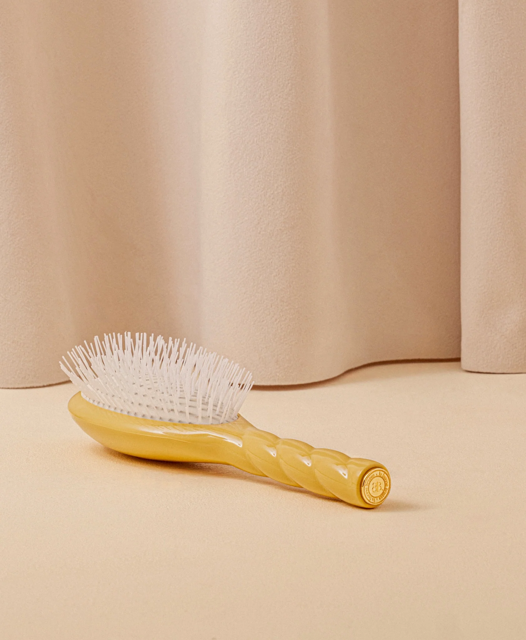 N.07 La Brosse Démêlante & Stimulante l'Intense Jaune Safran - Image 5