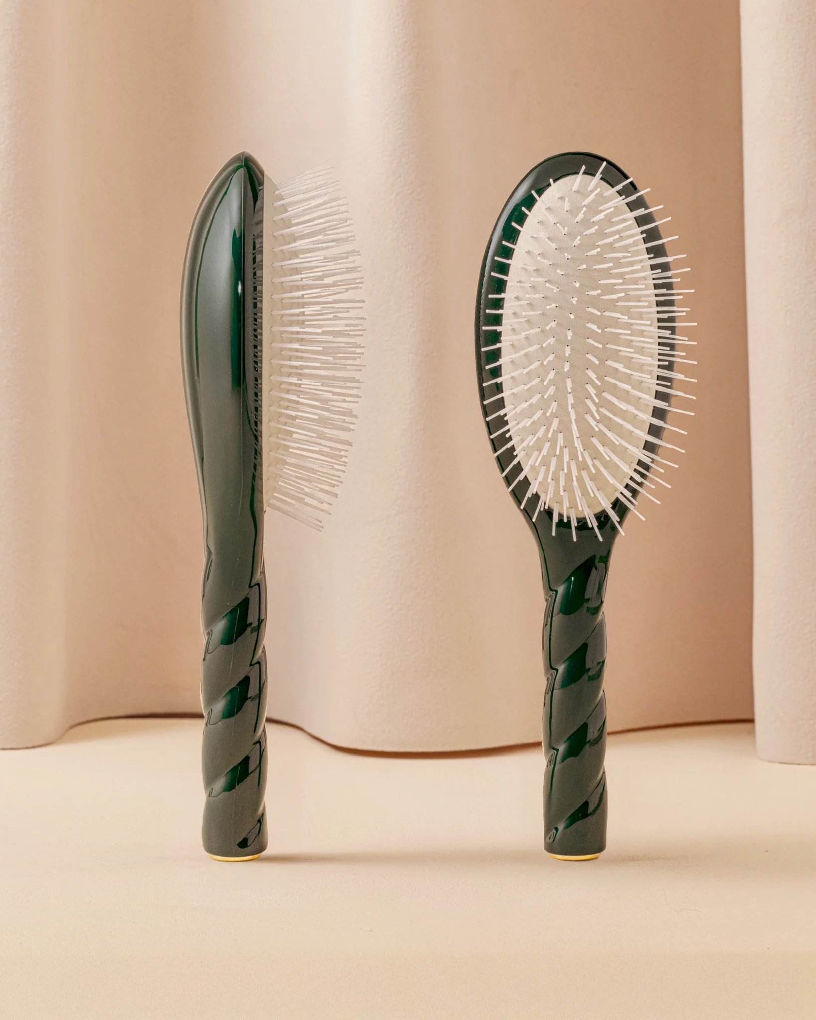 N.07 La Brosse Démêlante & Stimulante l'Intense Vert Emeraude