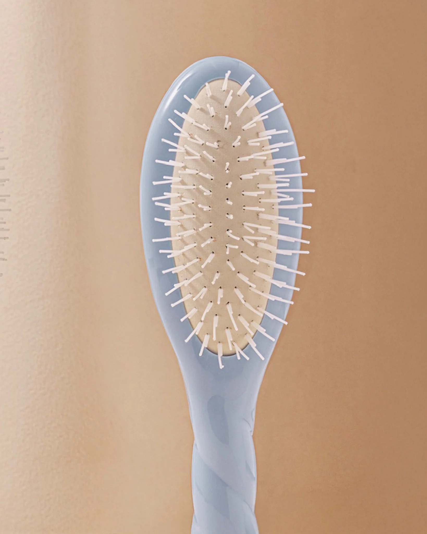 N.07 La Petite Brosse Démêlante & Stimulante l'Intense Bleu Ciel - Image 4