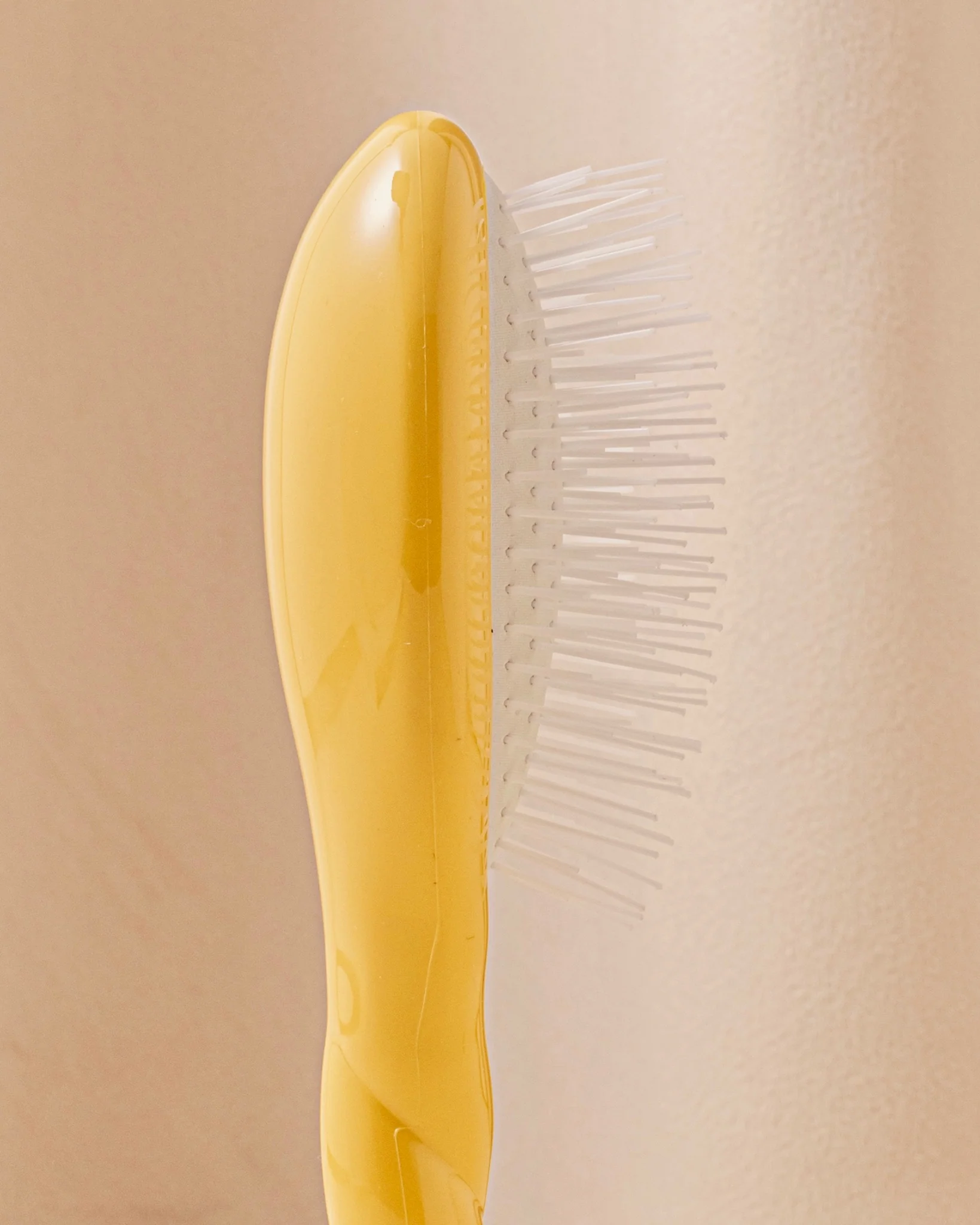N.07 La Petite Brosse Démêlante & Stimulante l'Intense Jaune Safran - Image 3