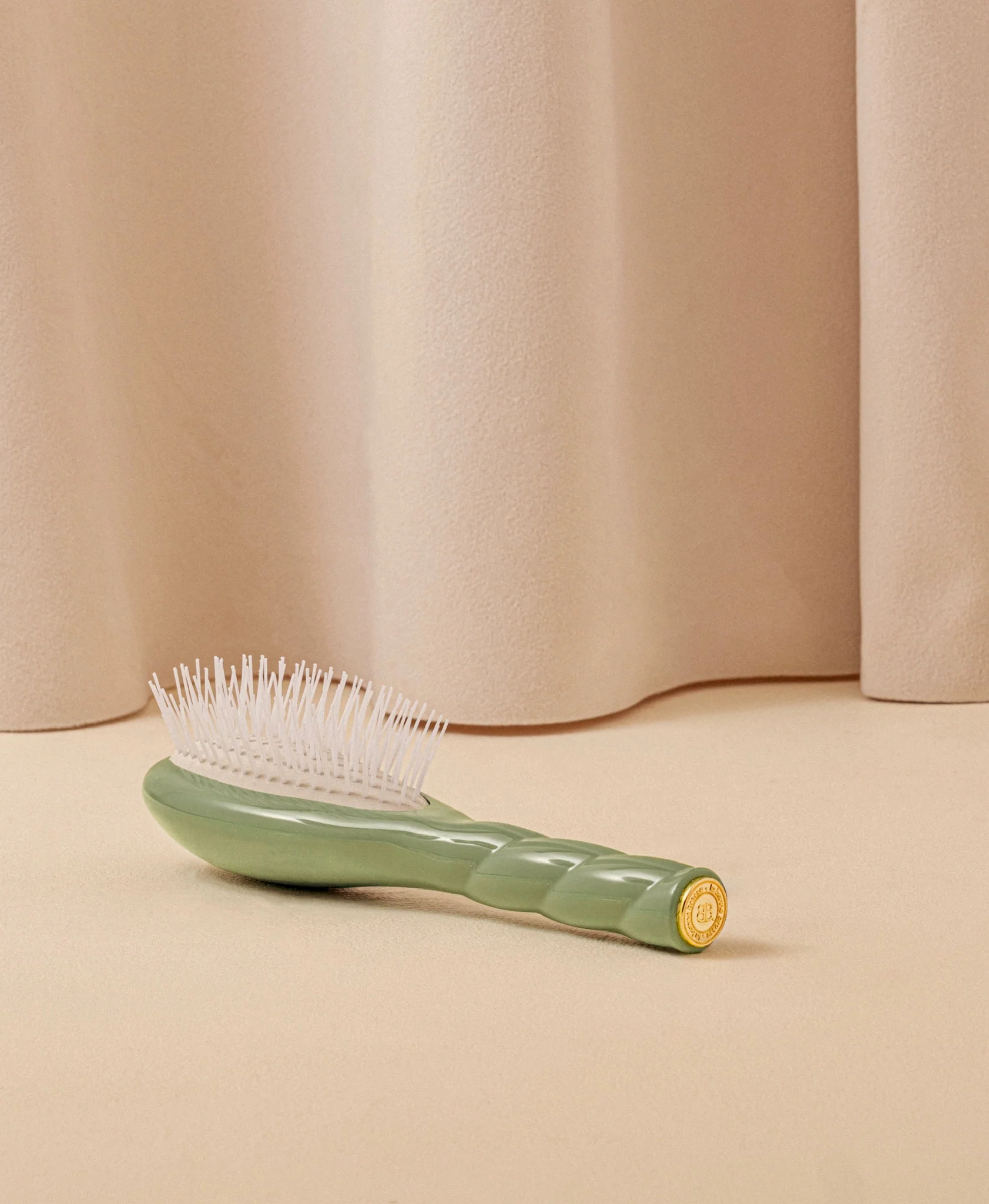 N.07 La Petite Brosse Démêlante & Stimulante l'Intense Vert Amande - Image 5