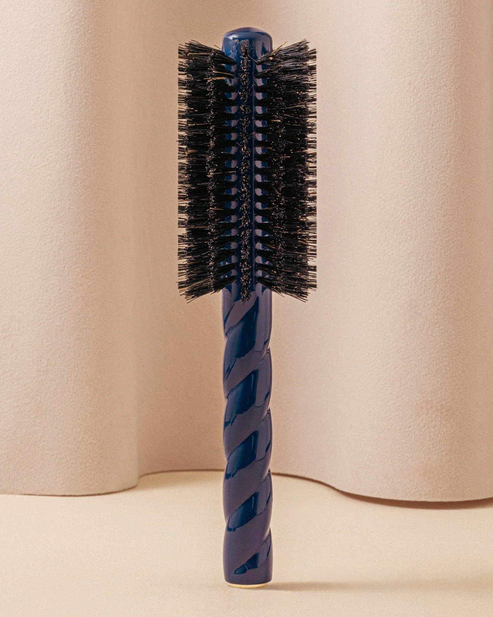 N.08 La Brosse Ronde Brushing Longueur & Mouvement Bleu Myrtille - Image 2